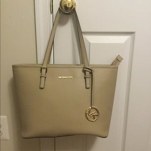 Michael Kors jet set purse